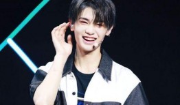 娱乐吃瓜君黄明昊,娱乐吃瓜界的“瓜王”崛起之路